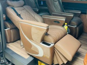 Thuê xe limousine 8 chỗ TPHCM đưa đón sân bay theo lịch trình riêng