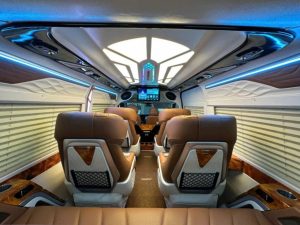 Bình An Travel cung cấp xe limousine thuộc các dòng đời mới