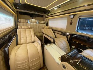 Bình An Travel cung cấp giá thuê xe limousine 9 chỗ TPHCM cực kỳ ưu đãi