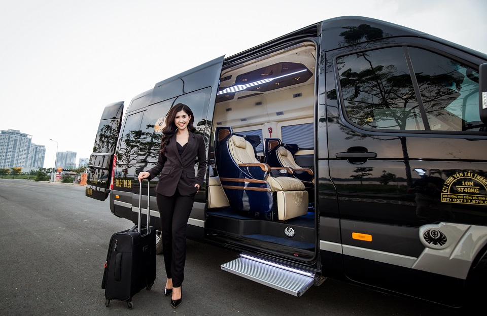 Limousine đón khách sân bay