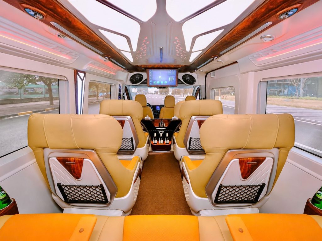 Dễ dàng thuê xe limousine 9 chỗ đi Phan Thiết thông qua website